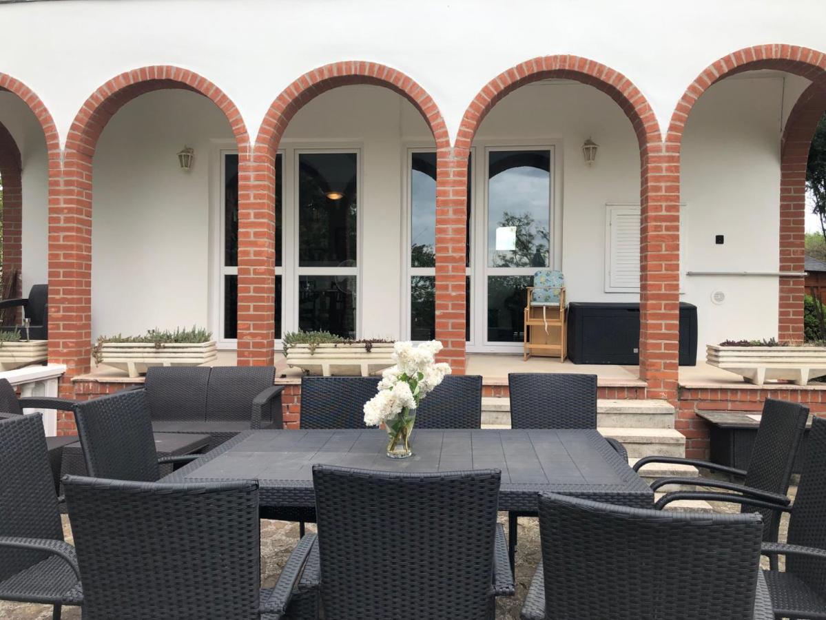 Landhaus Toereki Mit Pool Сиофок Екстериор снимка